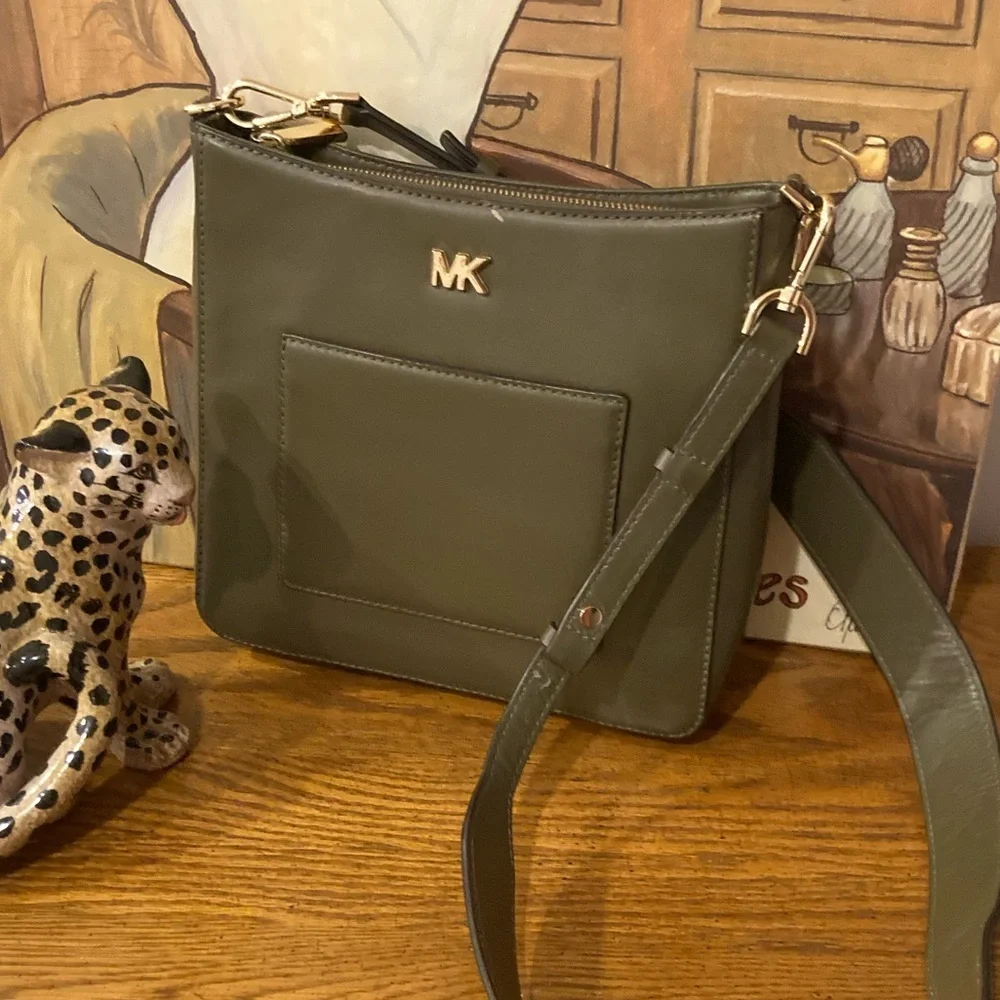 Michael Kors Gloria Leather Crossbody Messenger Bag Olive-Gray - like New